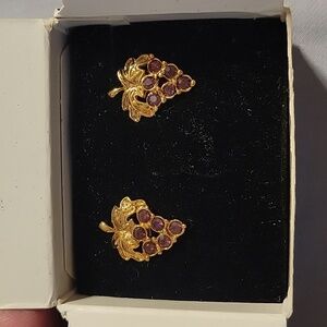 Avon vintage grape stud earrings